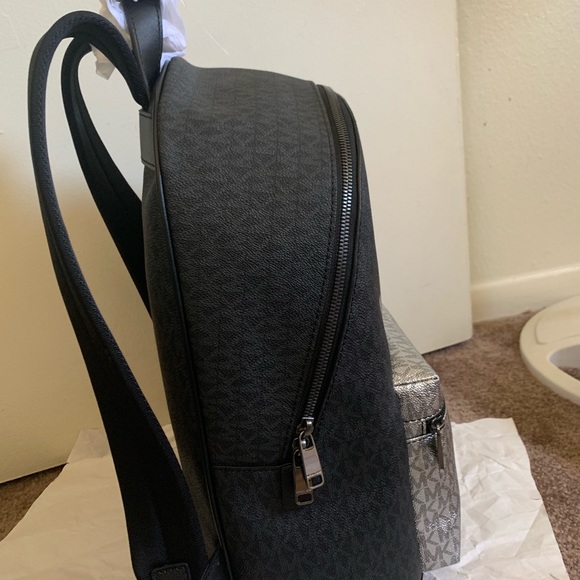 Michael Kors jet set backpack for men - Picture 3 of 7